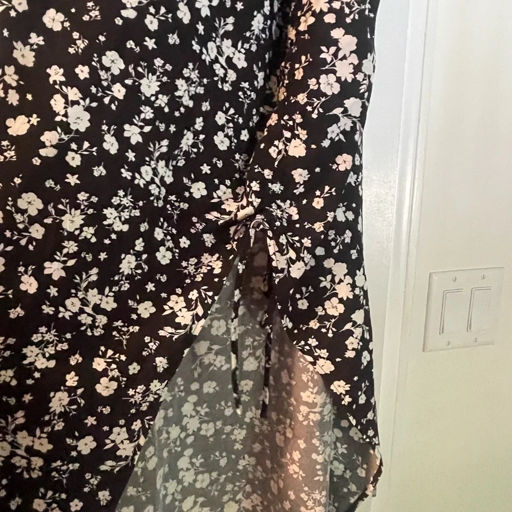 SHEIN Black and White Asymmetrical Floral Skirt